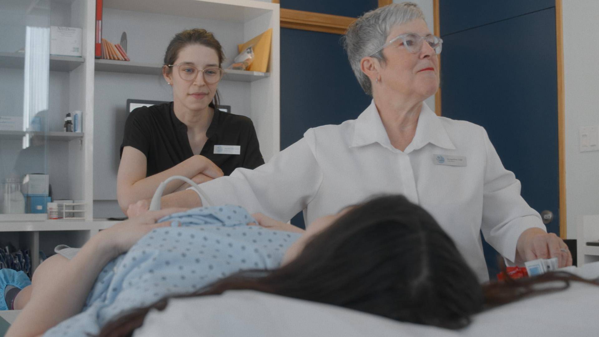 LIBRES DE CHOISIR : AUX PREMIÈRES LIGNES DE L’AVORTEMENT  un documentaire à voir au cinéma, à la télé et en ligne