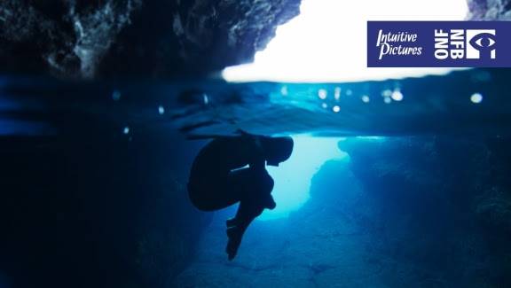 Plongée aux côtés de l’apnéiste Jessea Lu dans 7 BATTEMENTS PAR MINUTE, en salle dès ce vendredi 7 mars 2025